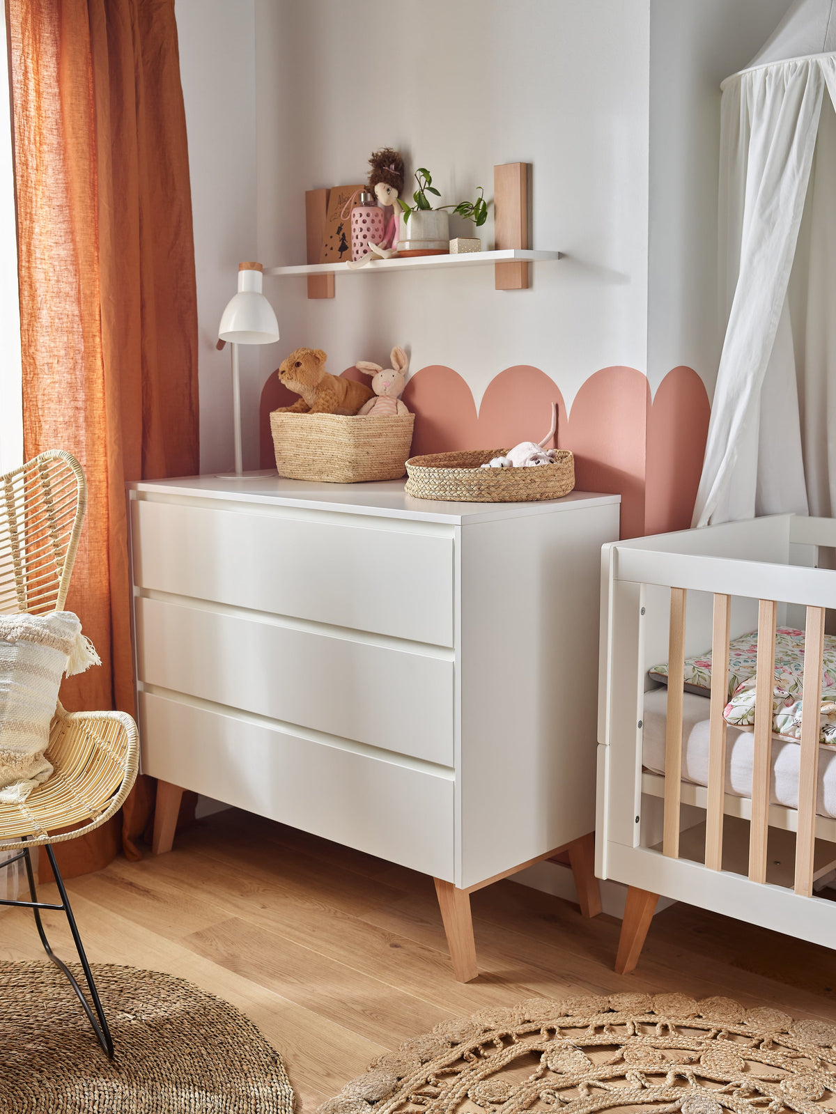 Chest of drawers with 3 drawers (Swing collection)