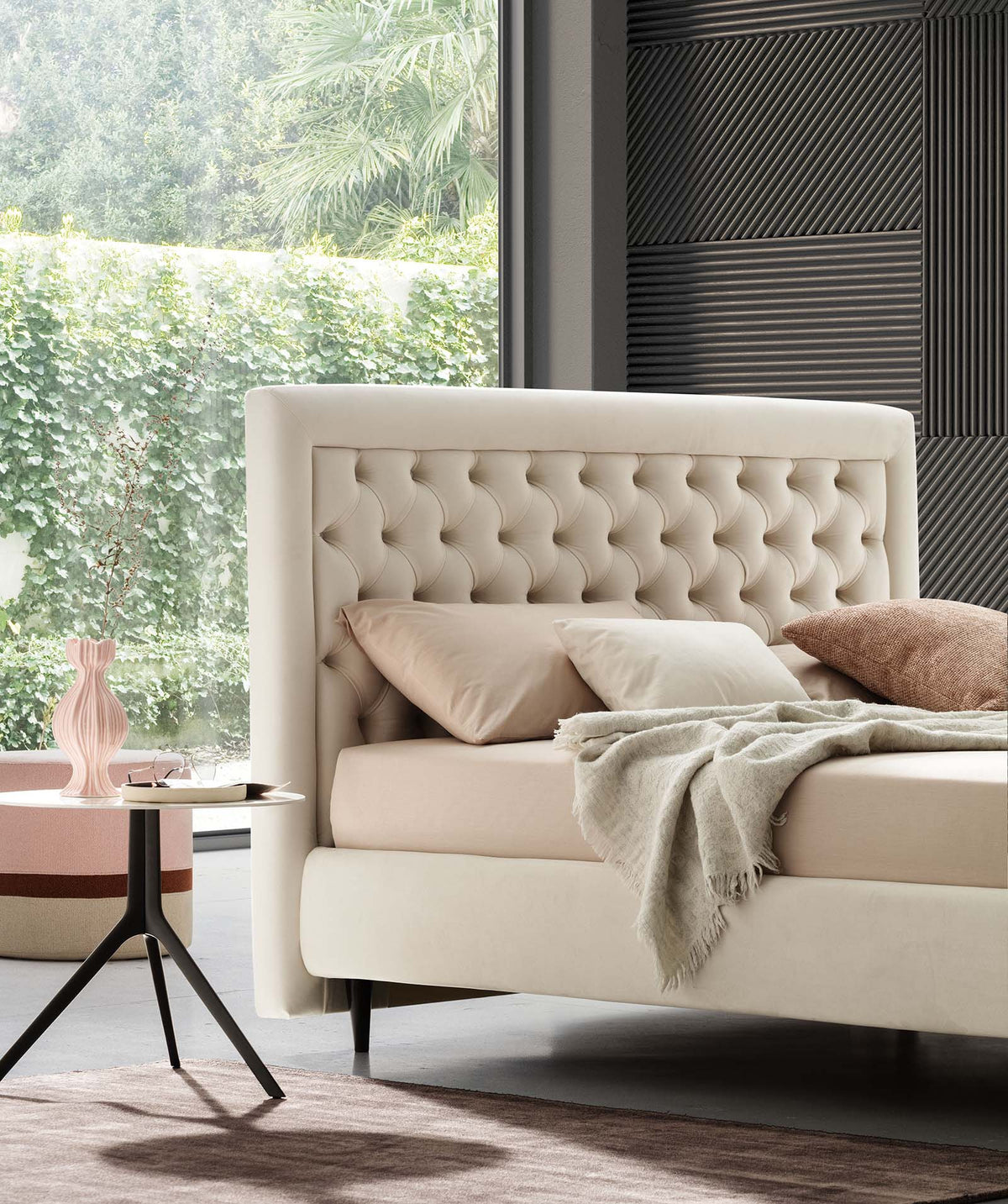 LeComfort Monet bed – product gallery image 2