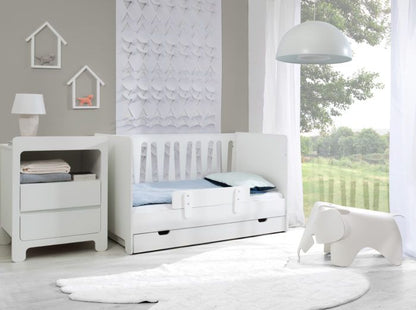 Small chest of drawers (Forms collection)